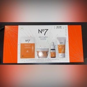 No7 Radiance Skincare Set